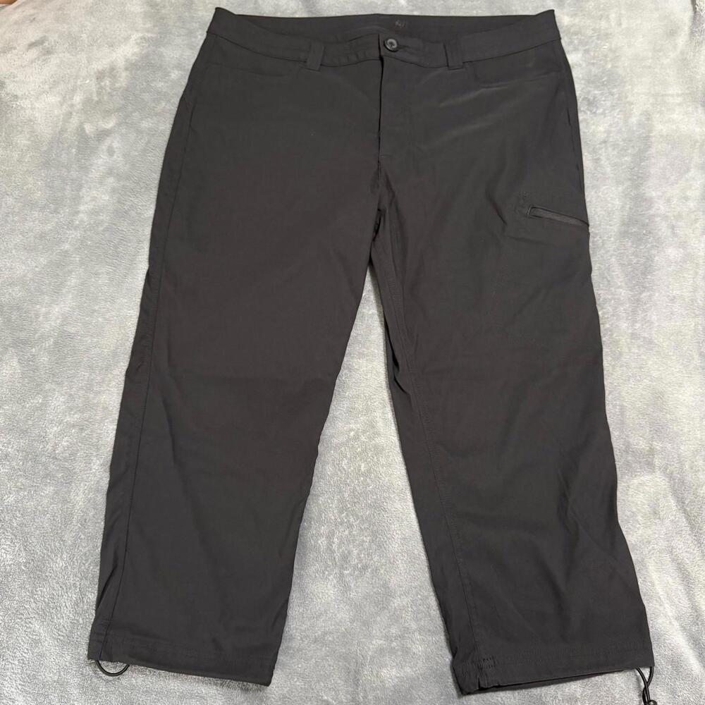 Eddie Bauer Pants Women 12 Black Capri Cargo Casual Hiking Outdoors Casual Basic - Picture 2 of 8